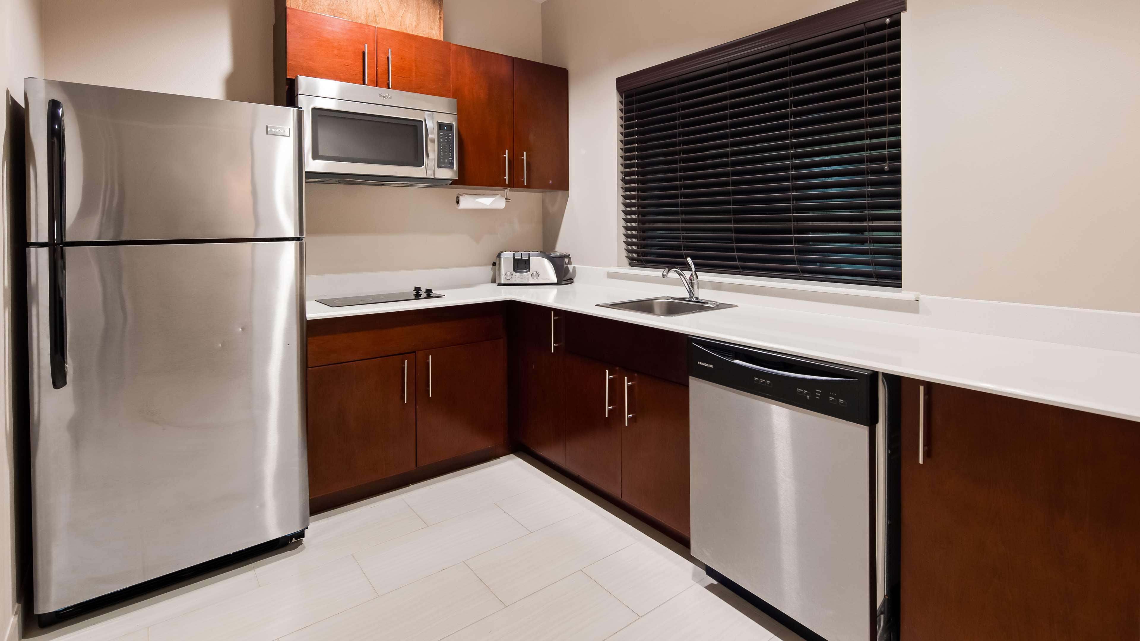 Best Western Plus Spring Inn & Suites Dış mekan fotoğraf